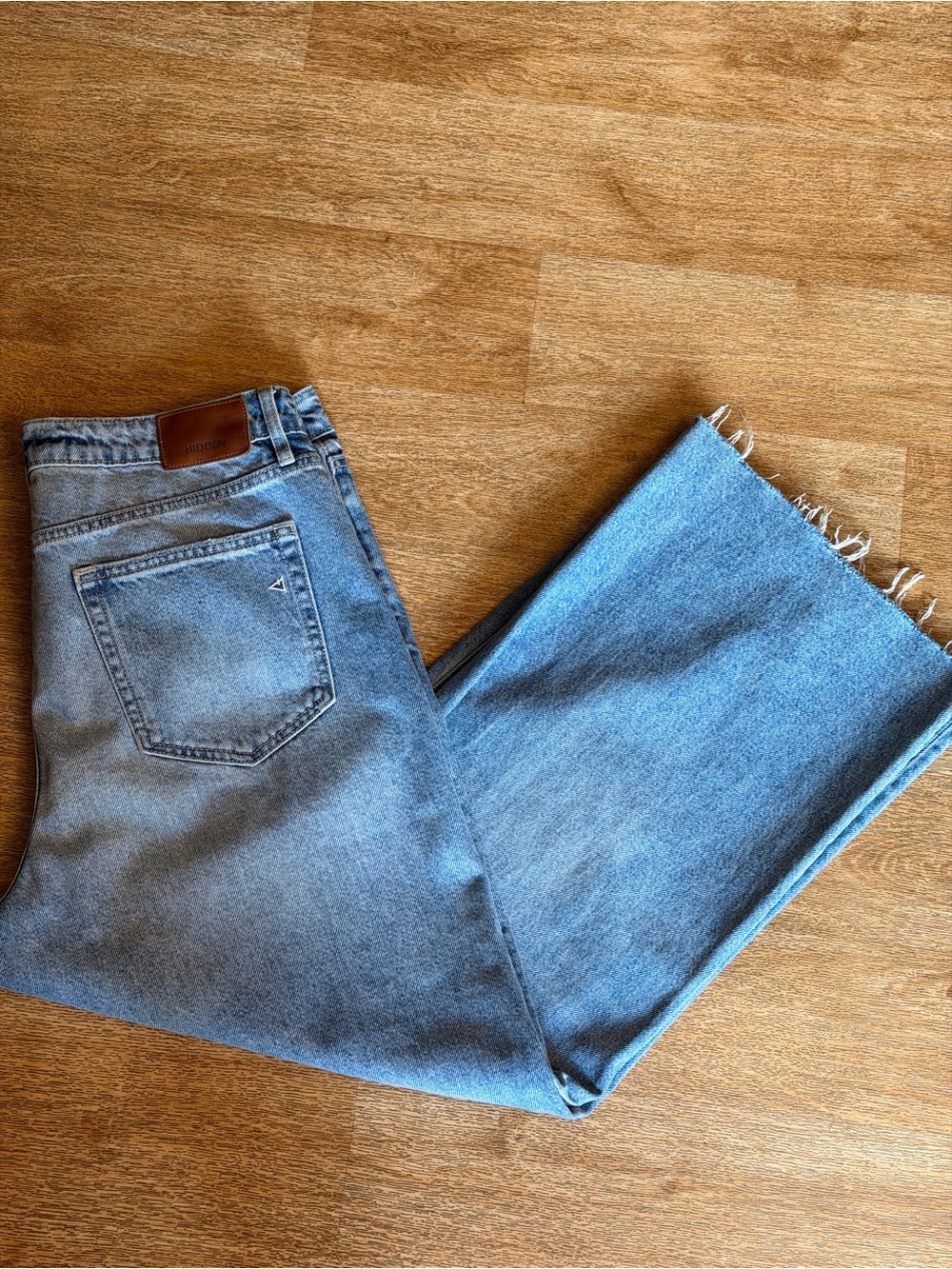 Women's Light Blue Wide-Leg Denim Jeans - Flared Hem